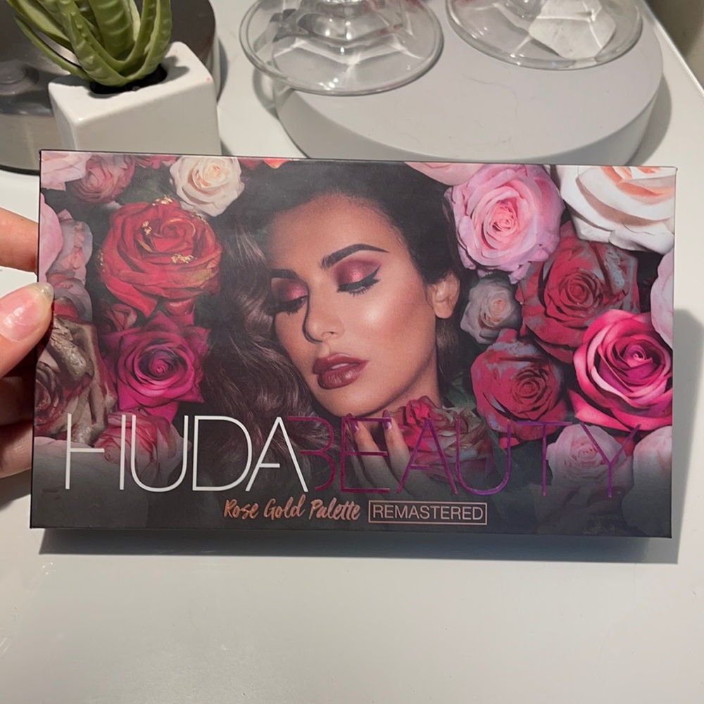 HUDA Rose Gold Palette